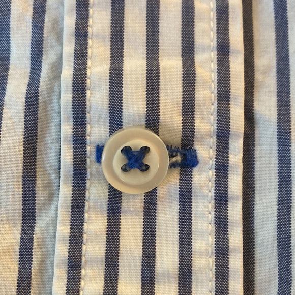 Gap size Medium blue stripe button up shirt - Picture 5 of 6